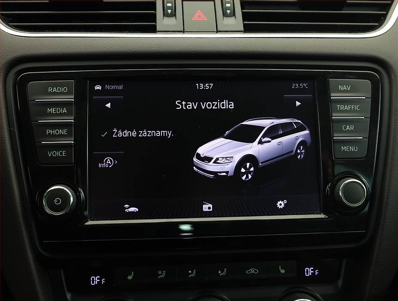 Škoda Octavia (2014) Scout 2.0 TDI, 4X4, Automat - fotka 14 z 21