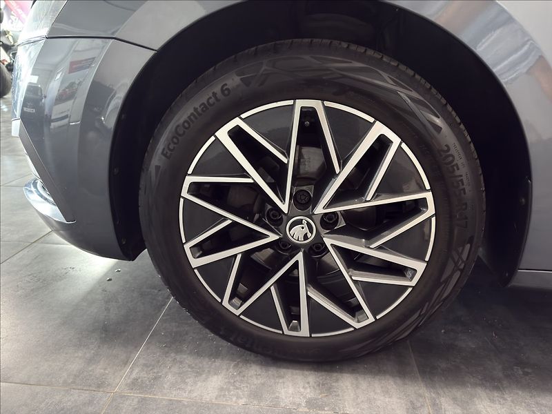 Škoda Octavia 1,5   TSI DSG 110KW CLEVER TOP - fotka 37 z 41
