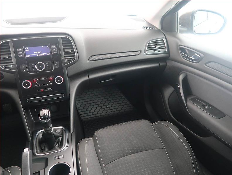 Renault Mégane (2017) 1.6 SCe, Serv.kniha, Tempomat - fotka 8 z 15
