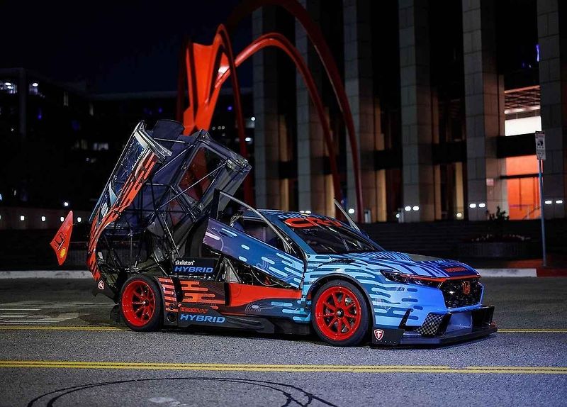 Honda CR-V Hybrid Racer