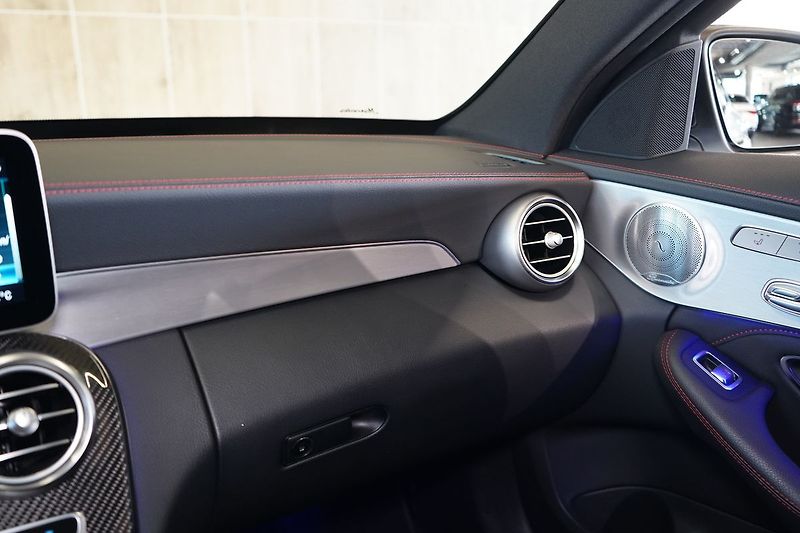 Mercedes-Benz Třídy C C43 AMG 4MATIC, Ventilace, HUD - fotka 41 z 47