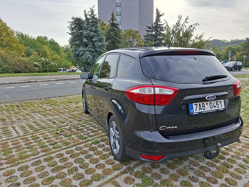 Ford C-MAX (2014) - fotka 4 z 17