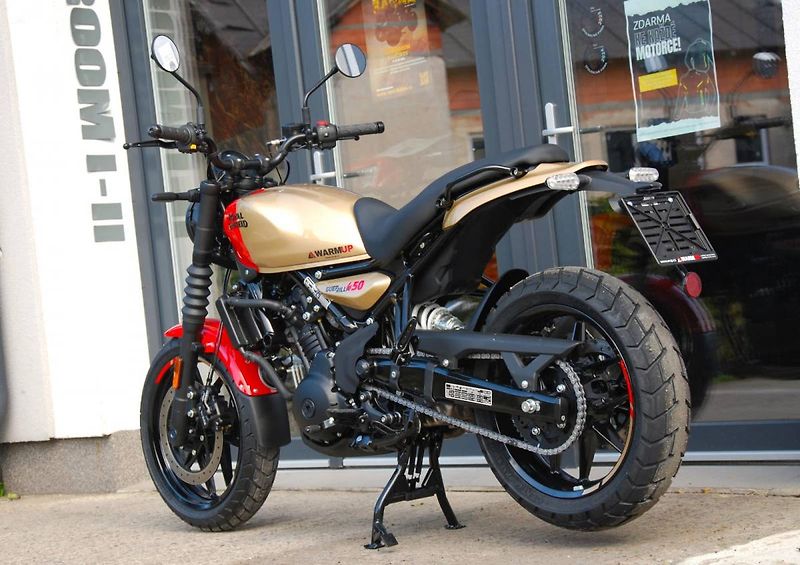Royal Enfield (2026) Guerrilla 450 GOLD DIP - fotka 6 z 25