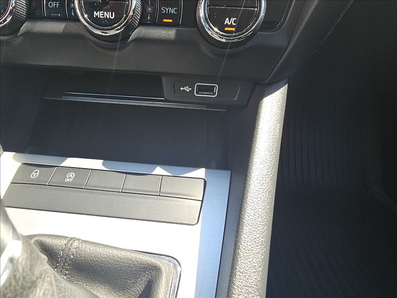 Škoda Octavia III 1,4TSi 110KW Ambition - fotka 24 z 44