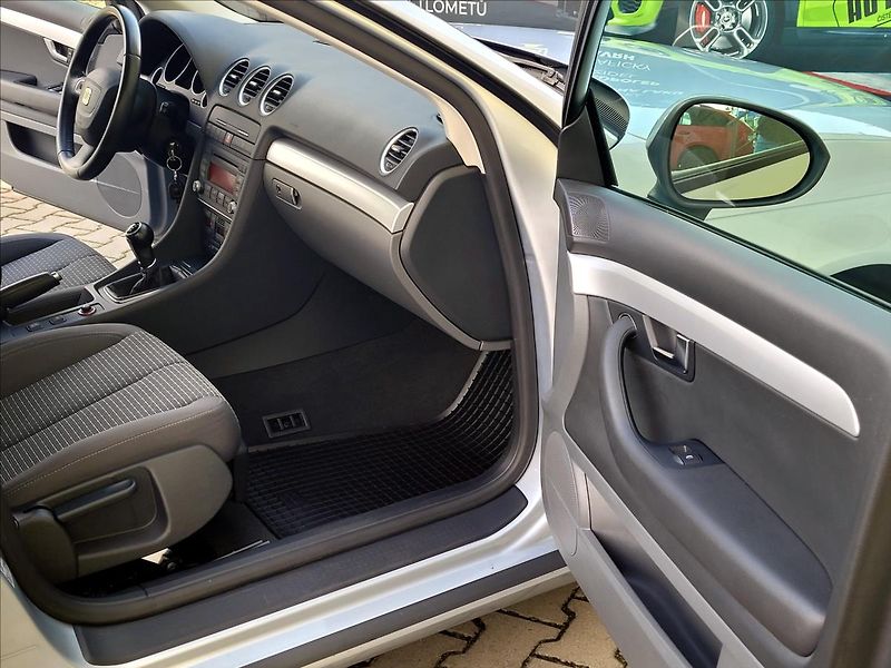 Seat Exeo 1,8 T Style *SERV.KN.+ ROZVODY - fotka 23 z 39