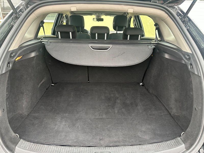 Renault Mégane III Sportour 1.5 DCi 81kW/Navi - fotka 17 z 34