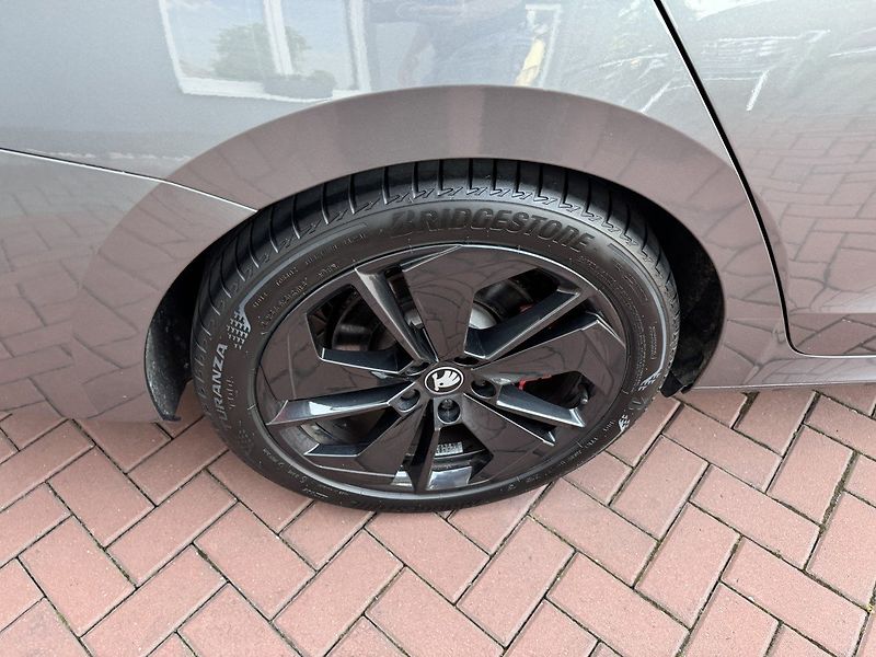 Škoda Octavia (2025) RS 2.0TSi DSG LED Webasto Pano - fotka 48 z 50