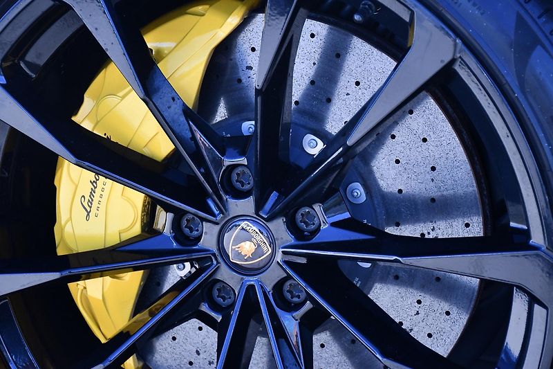 Lamborghini Urus 4.0 V8 ZÁRUKA - fotka 56 z 59