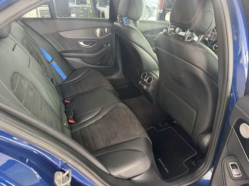 Mercedes-Benz Třídy C (2019) C200 4M AMG LED PANORAMA - fotka 22 z 29