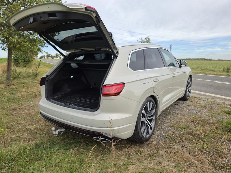 Volkswagen Touareg (2021) R-Line 210KW TAŽ. ČR 1.Maj.TOP - fotka 38 z 50