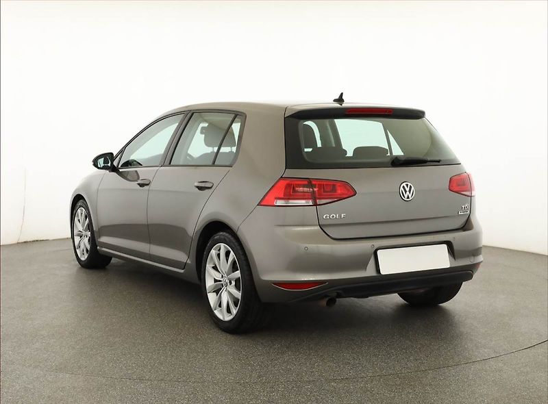 Volkswagen Golf (2015) Comfortline 1.6 TDI, Navi - fotka 4 z 17