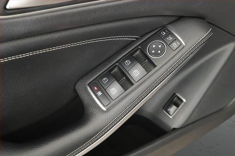 Mercedes-Benz GLA (2014) 220 CDI 4MATIC, 4X4 - fotka 16 z 17