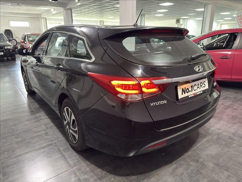 Hyundai i40 1,6   GDi KLIMA NAVI SERVIS ST - fotka 4 z 19