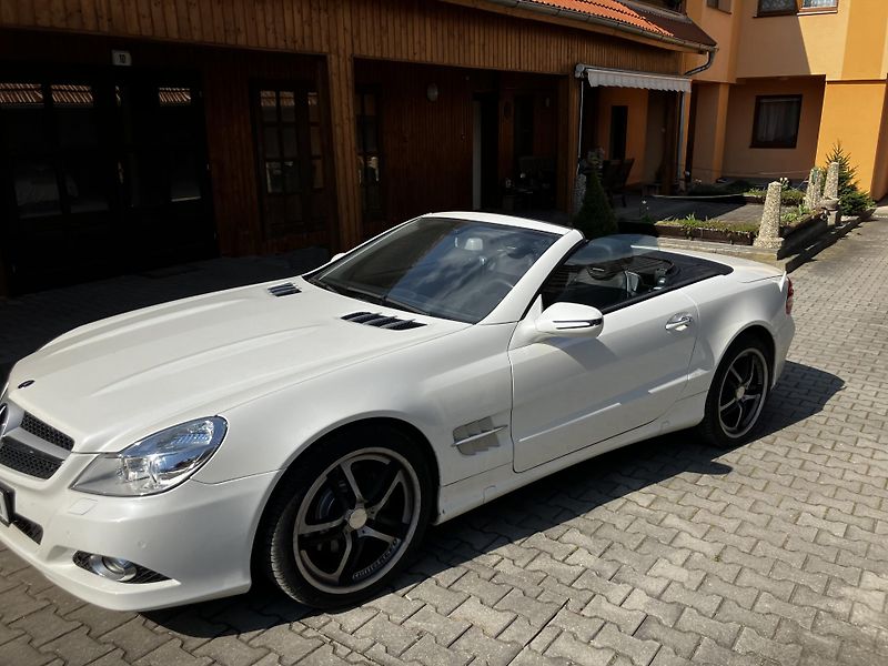 Mercedes-Benz SL (2010) 350 - fotka 1 z 16