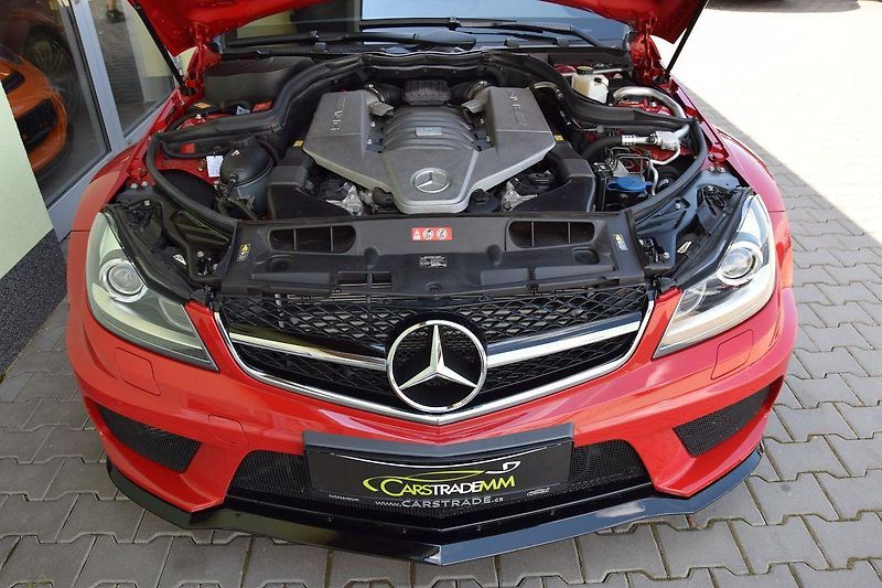 Mercedes-Benz Třídy C 63AMG BLACK-SERIES*6tKM!RARITA - fotka 41 z 43