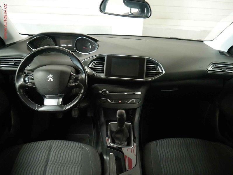 Peugeot 308 (2015) 1.2 PT, ČR, Active, TZ - fotka 8 z 19