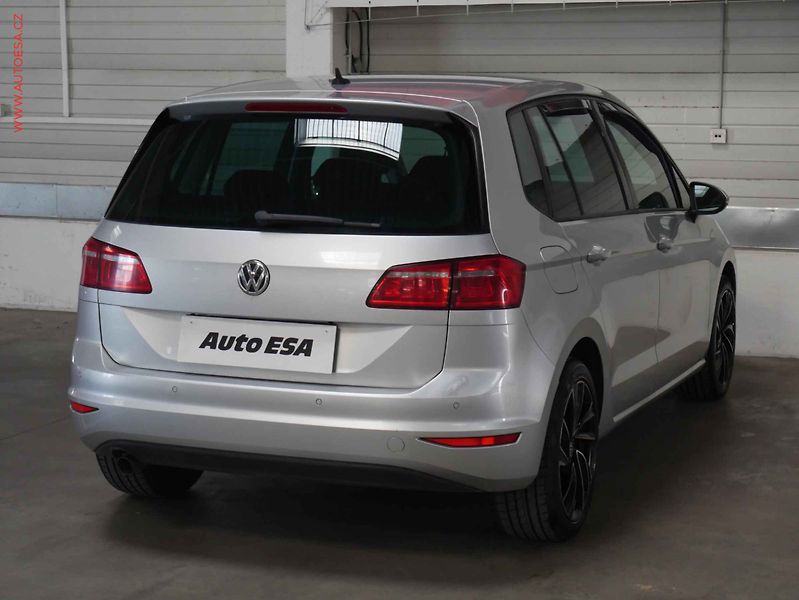 Volkswagen Golf Sportsvan (2015) 1.6 TDI, Nez.topení - fotka 6 z 18