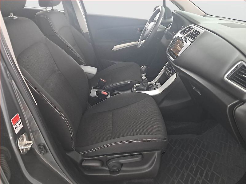 Suzuki SX4 S-Cross (2017) 1.4 BoosterJet, 4X4 - fotka 9 z 16