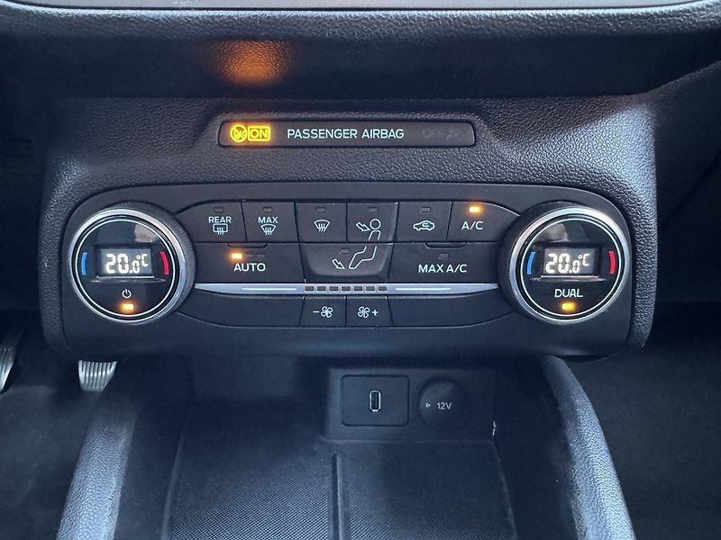 Ford Focus (2020) 1.5EcoBlue Digi Klima Tempomat - fotka 12 z 49