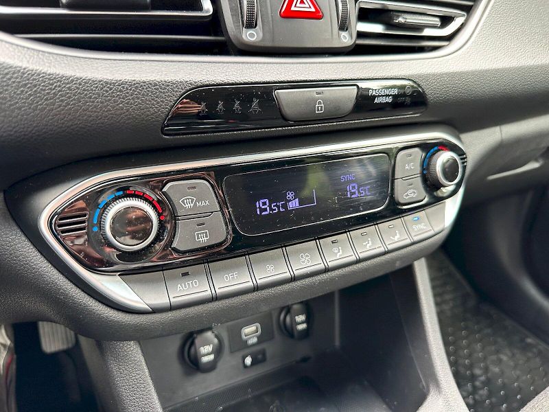 Hyundai i30 (2024) 1.5 T-GDI Mild Hyb Smart kombi - fotka 21 z 25
