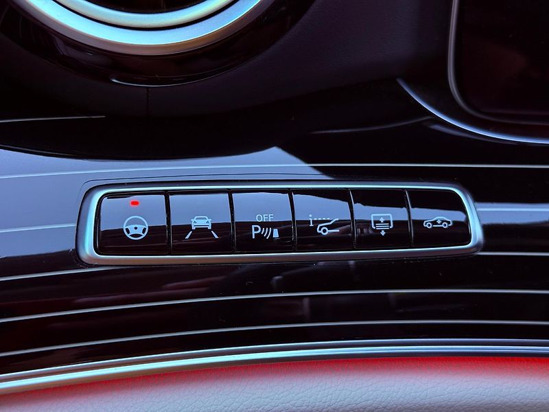 Mercedes-Benz Třídy E E 63 S 4MATIC+, ČR, 1.Maj - fotka 34 z 39