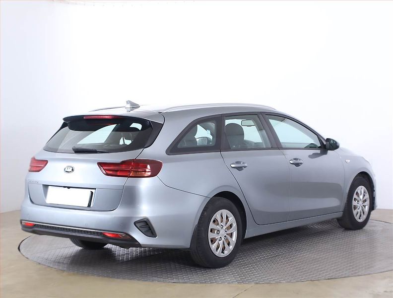 Kia Ceed (2019) Silver 1.4 T-GDI, Serv.kniha - fotka 5 z 15