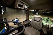Autonomní traktor John Deere 9RX.