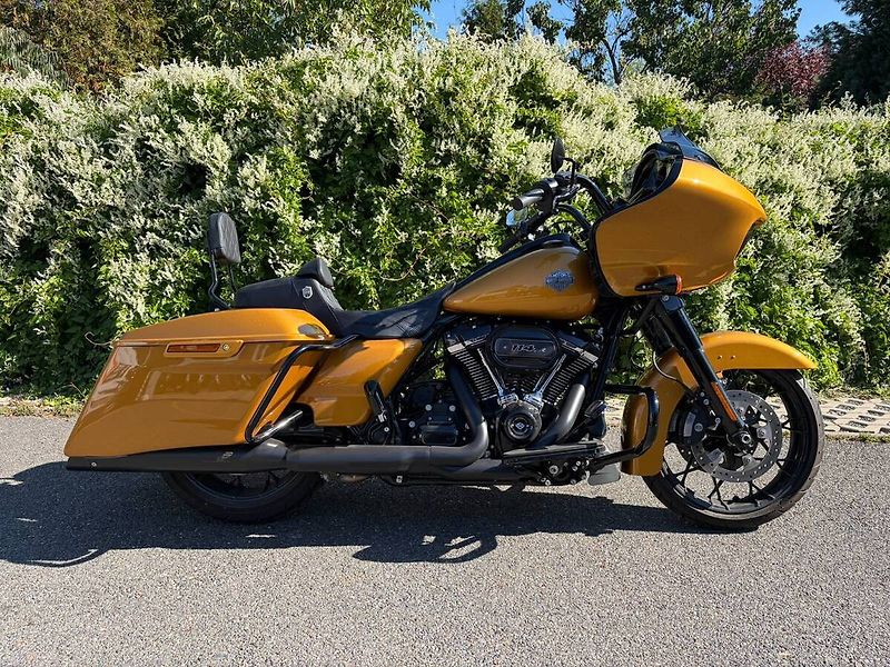 Harley-Davidson FLTRXS Road Glide Special (2023) REZERVACE - fotka 2 z 16
