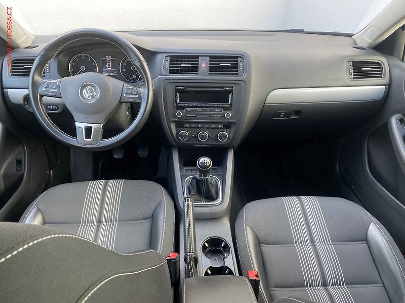 Volkswagen Jetta (2012) 1.2 TSi, Match, +kola - fotka 8 z 18