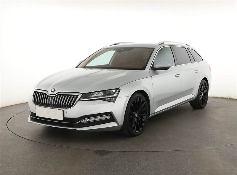 Škoda Superb (2022) Laurin&Klement 2.0 TDI - fotka 2 z 25