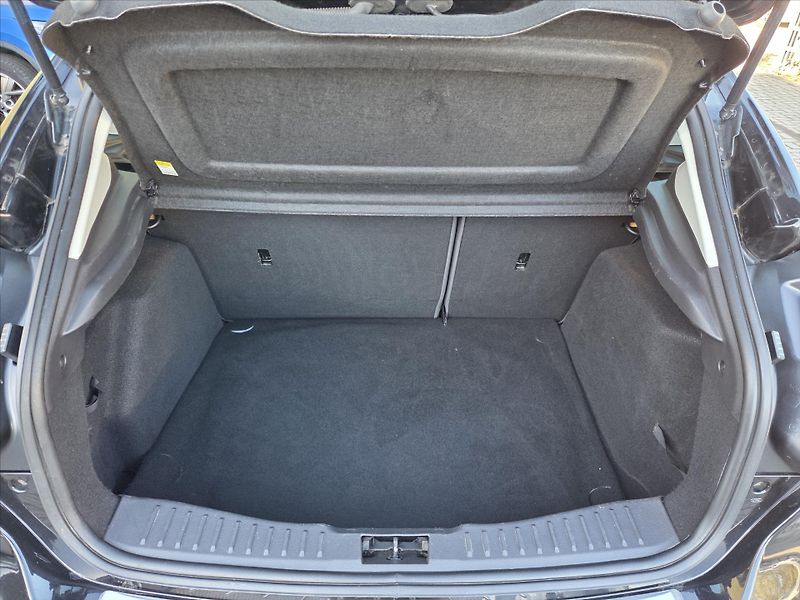 Ford Focus 1,6 Ti-VCT Tažné z. ČR 2.maj 1 - fotka 11 z 22