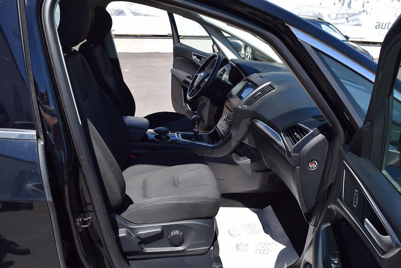 Ford S-MAX (2019) 2.0TDCi 110kw TITANIUM LED KAM - fotka 37 z 50
