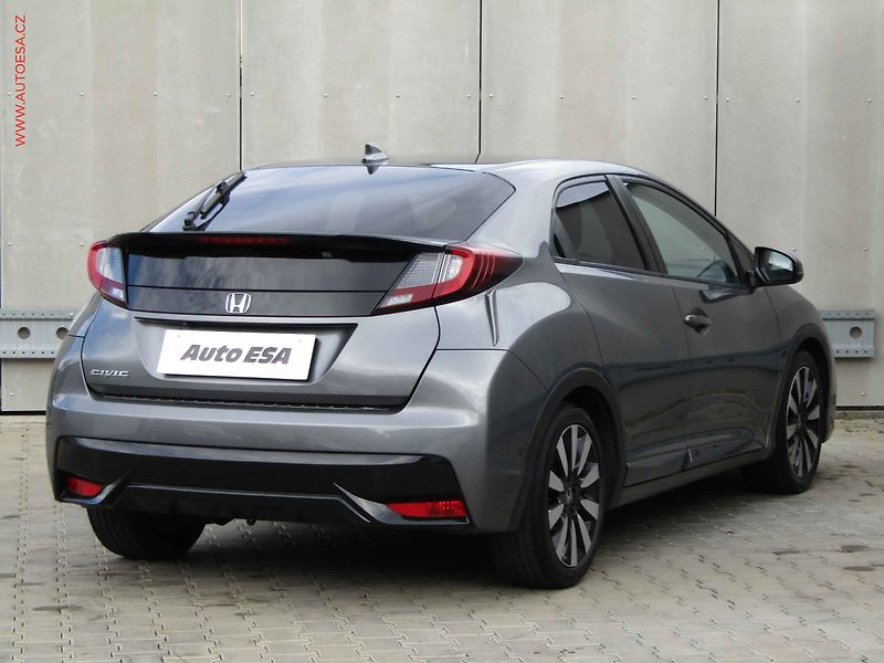 Honda Civic (2016) 1.4 i-VTEC, 2.maj, AC, kamera - fotka 4 z 20