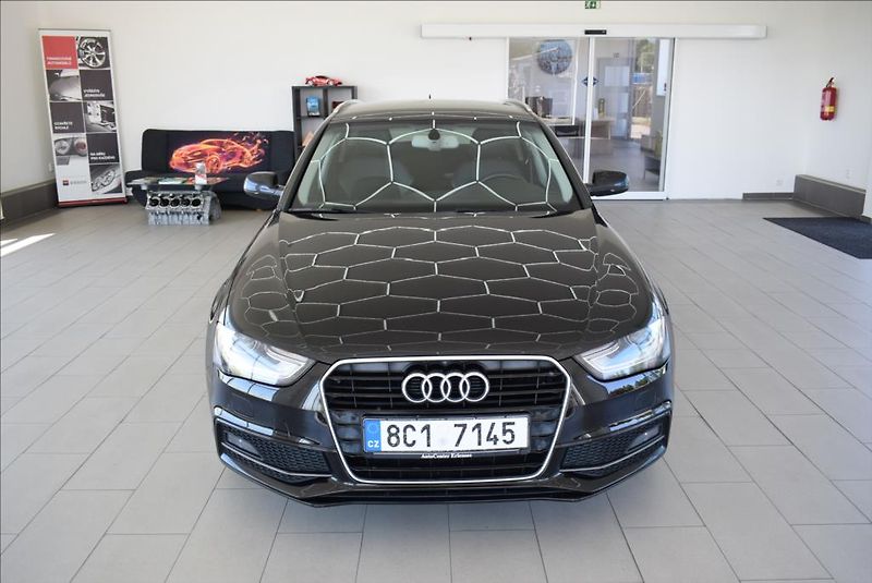 Audi A4 Avant 2,0 TDi,NAVI,Bi-xenony+L - fotka 2 z 17