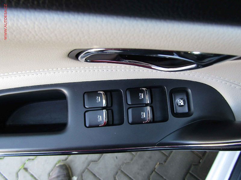 Kia Ceed (2017) 1.6i, 1.maj,ČR, Klima - fotka 11 z 18