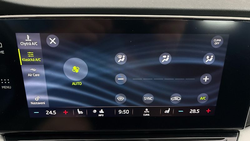 Škoda Octavia 2.0 TDI DSG Style Combi - fotka 24 z 27