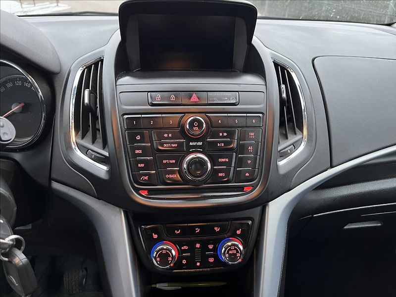 Opel Zafira 1,6 CDTi 100KW TOURER 2xKOLA - fotka 16 z 39