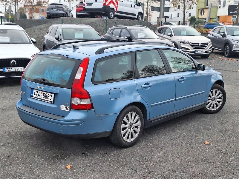 Volvo V50 2,4 i  CZ V5 dvě sady kol - fotka 4 z 12
