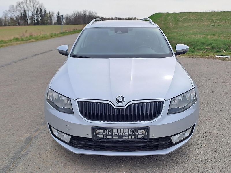 Škoda Octavia (2014) 1.6 TDi DSG PĚKNÝ STAV - fotka 2 z 33