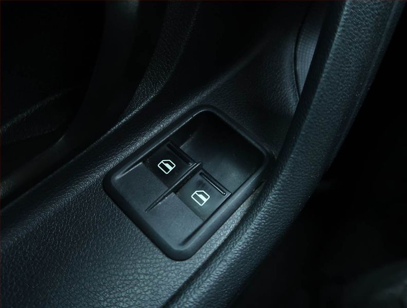 Škoda Fabia (2011) 1.2 TSI, Serv.kniha - fotka 15 z 15