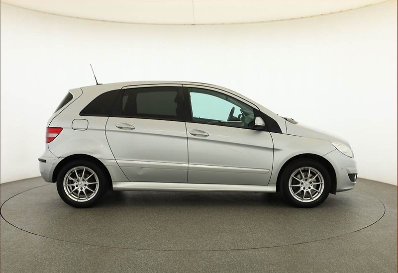 Mercedes-Benz Třídy B (2010) B 180 CDI , po STK, Tažné - fotka 6 z 16