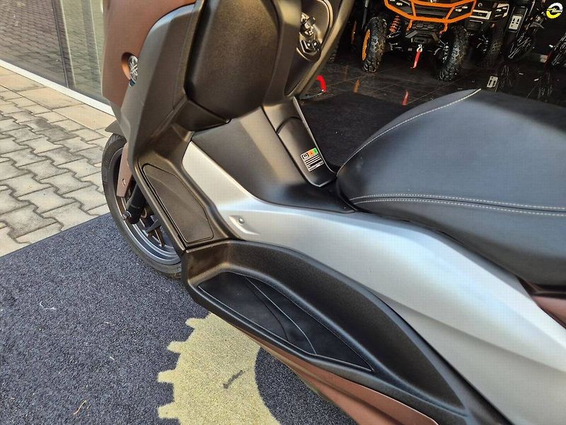 Yamaha X-Max 300 (2018) - fotka 12 z 24