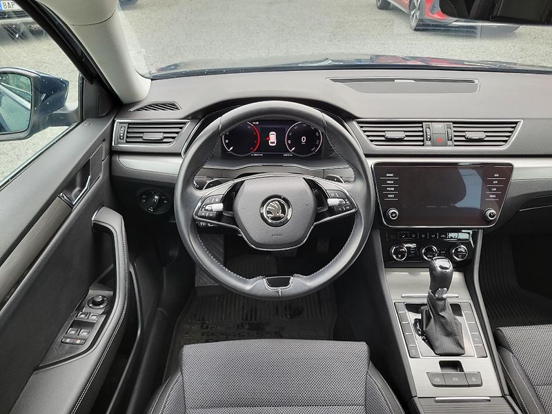 Škoda Superb III FL combi 2.0 TDi DSG STYLE - fotka 9 z 50