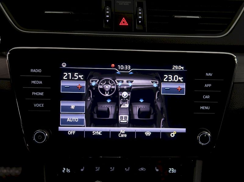 Škoda Superb (2019) STYLE 2.0TDI 140KW 4x4 DSG LED - fotka 29 z 47