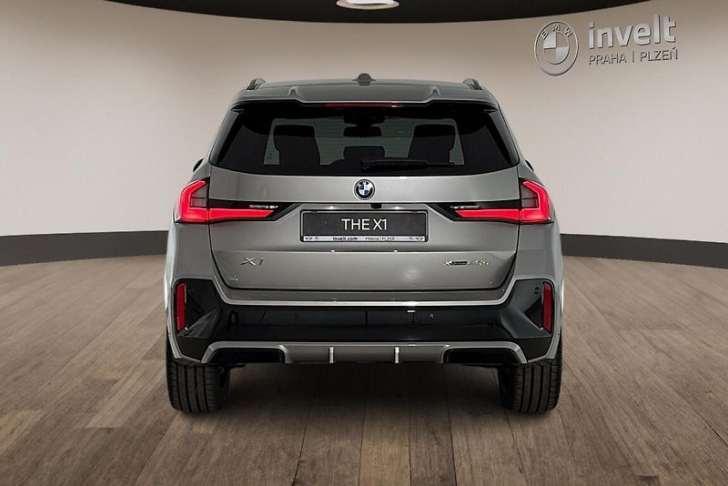 BMW X1 xDrive20d - fotka 4 z 25