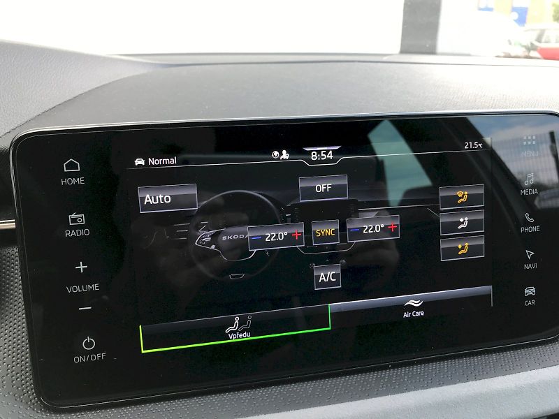 Škoda Kamiq (2025) SELEC TSI 110/1.5 A7F - fotka 21 z 27