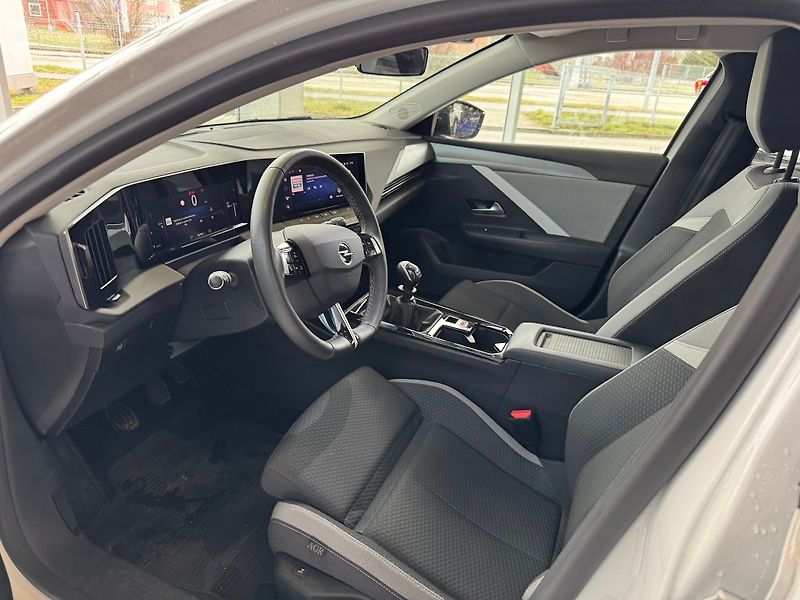 Opel Astra 1.2T 96kW 2023 - fotka 5 z 16