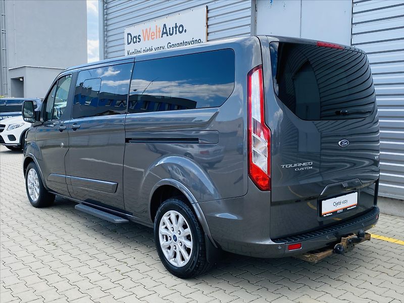 Ford Tourneo Custom 2,0 EcoBlue 136kW L2 - fotka 23 z 26