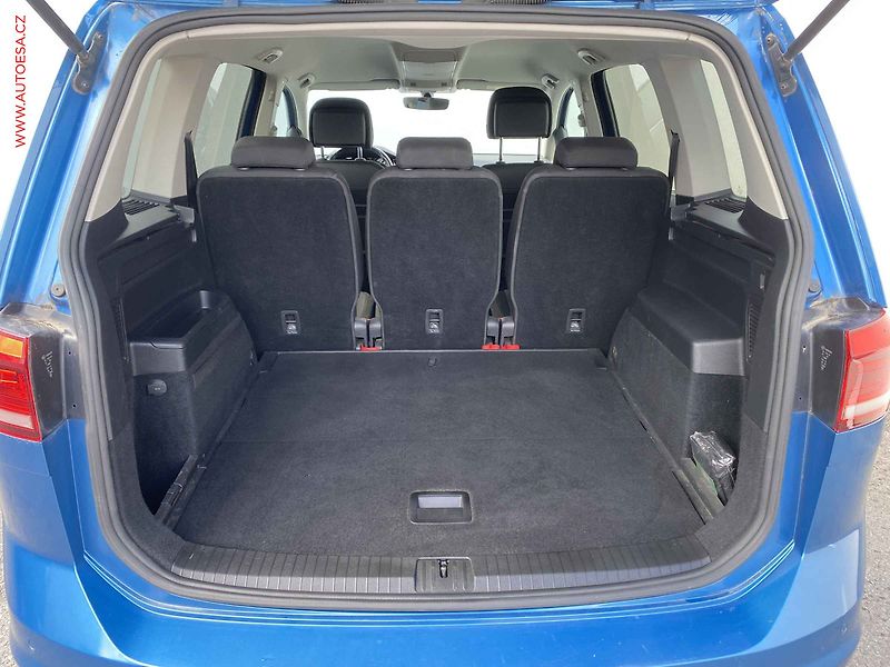 Volkswagen Touran (2019) 1.5TSi, 2.maj,ČR, AC, LED - fotka 7 z 18