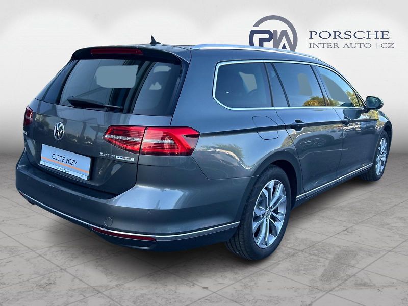 Volkswagen Passat 2.0TDI 110kW HIGHLINE - fotka 2 z 27